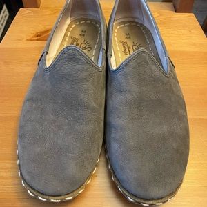 Sabah in Ashmore Grey Nubuck, size 44, US size 12.